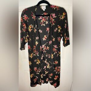Beautiful LuLaRoe Shirley size small women’s cover up